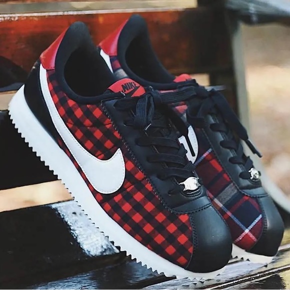 Nike Shoes - NIKE CORTEZ BASIC TXT SE (GS) PLAID SIZE 6.5 WOMENS 5 BIG KIDS